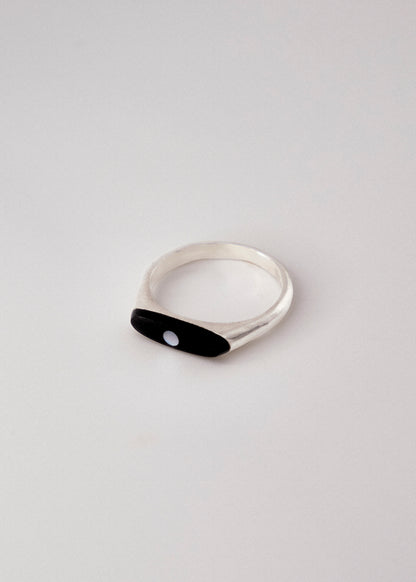 Domino Ring