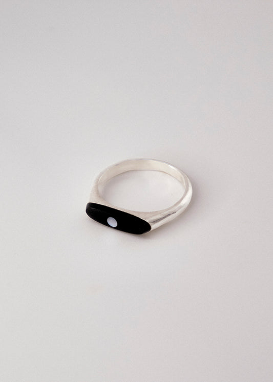 Domino Ring
