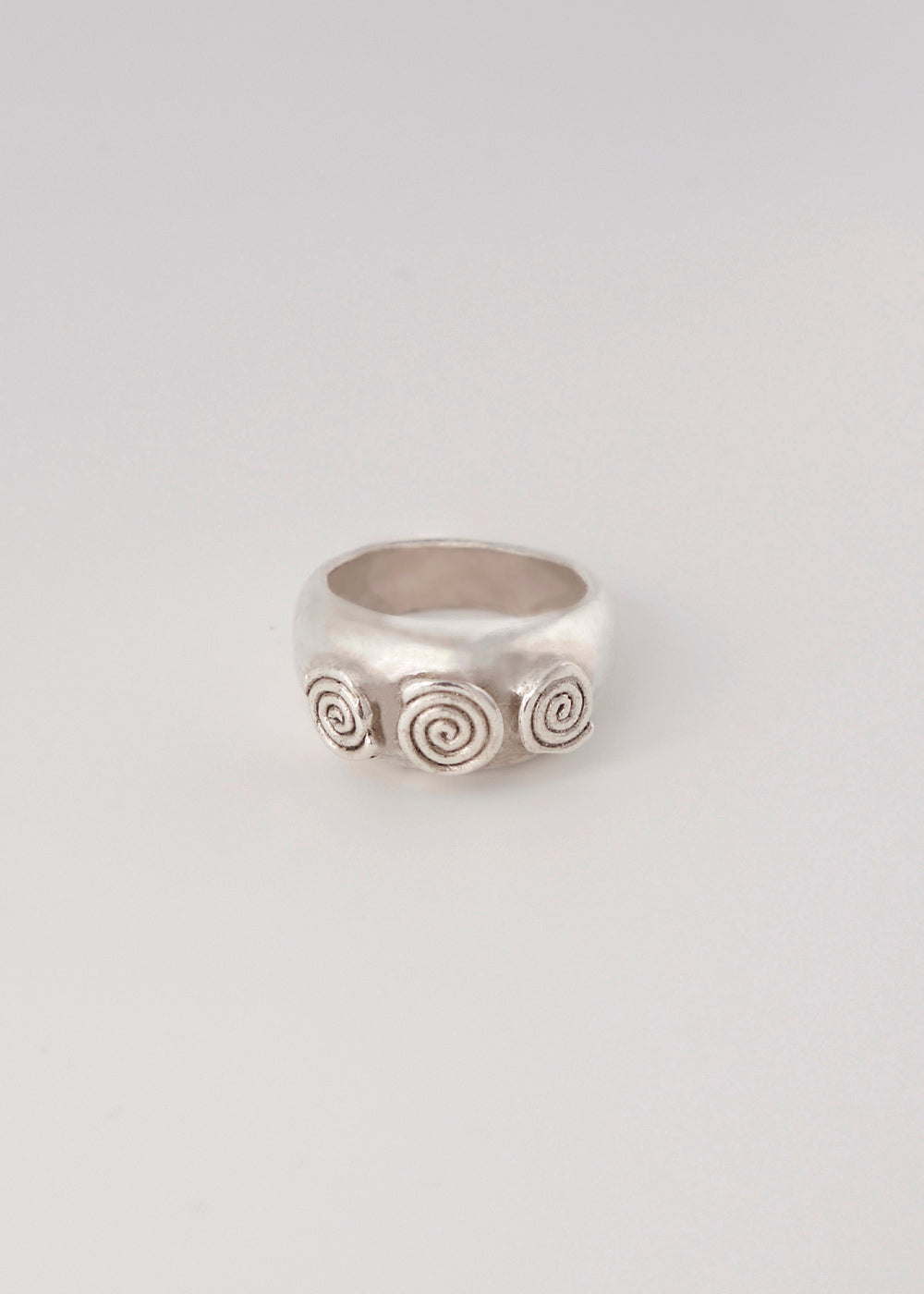 Anillo Tríada